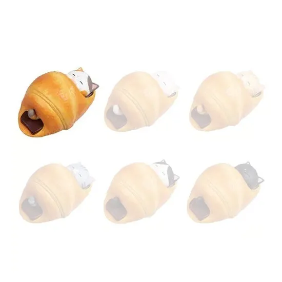 qualia-sleeping-cat-croissant-gashapon-figur-mike-5-cm image 1