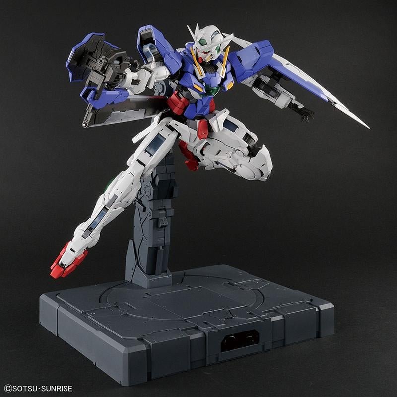 bandai-pg-1-60-gundam-exia-modellbausatz-perfect-grade image 2