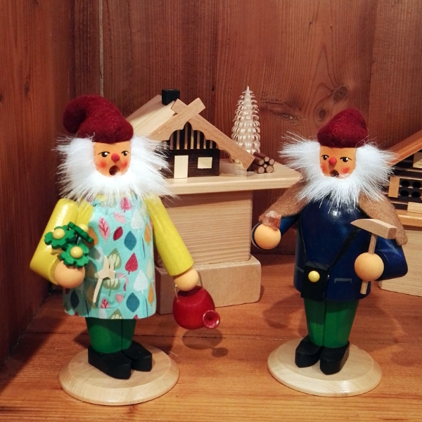 blank-weihnachtspyramide-holz-erzgebirge-handarbeit image 5