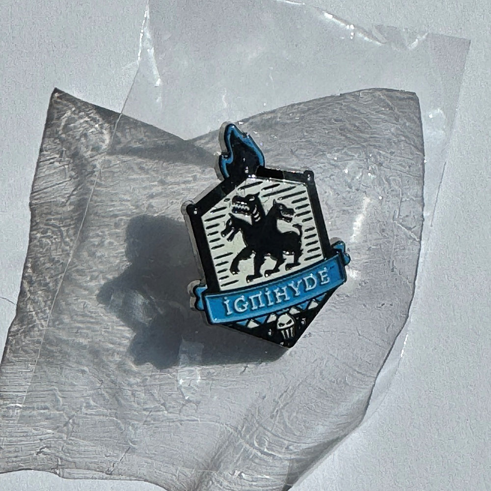 kameco-twisted-wonderland-ignihyde-pin-dormitory-emblem-metall image 2