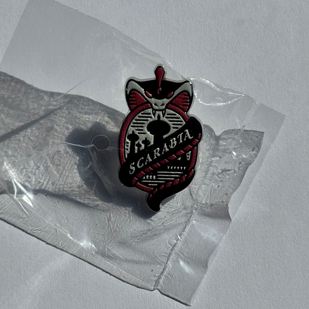 twisted-wonderland-scarabia-pin-dormitory-emblem-gashapon-4-cm image 2