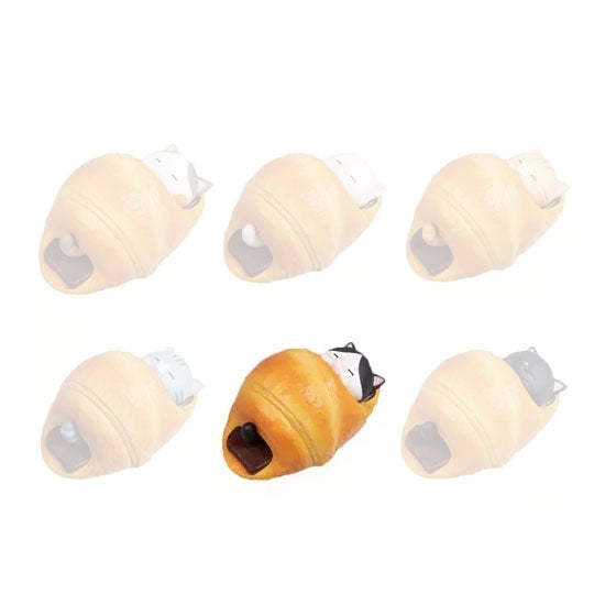 kameco-sleeping-cat-croissant-figur-hachiware-5-cm image 1