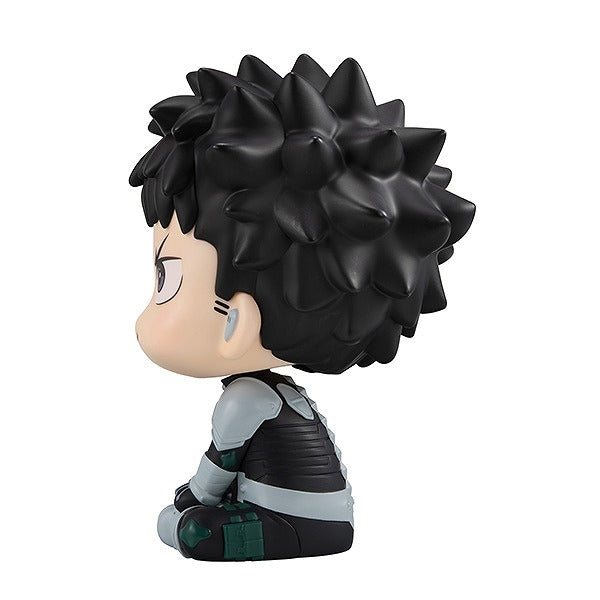 kameco-kaiju-no-8-look-up-pvc-statue-kafka-hibino-11-cm image 5