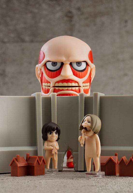 kameco-attack-on-titan-nendoroid-1925-colossal-titan-figur image 2